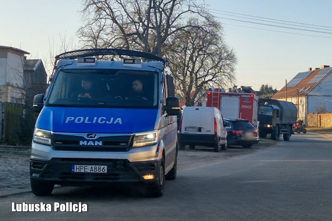 Trwają poszukiwania 20-latka. W akcję zaangażowane są służby ratunkowe Trwają poszukiwania 20-latka. W akcję zaangażowane są służby ratunkowe