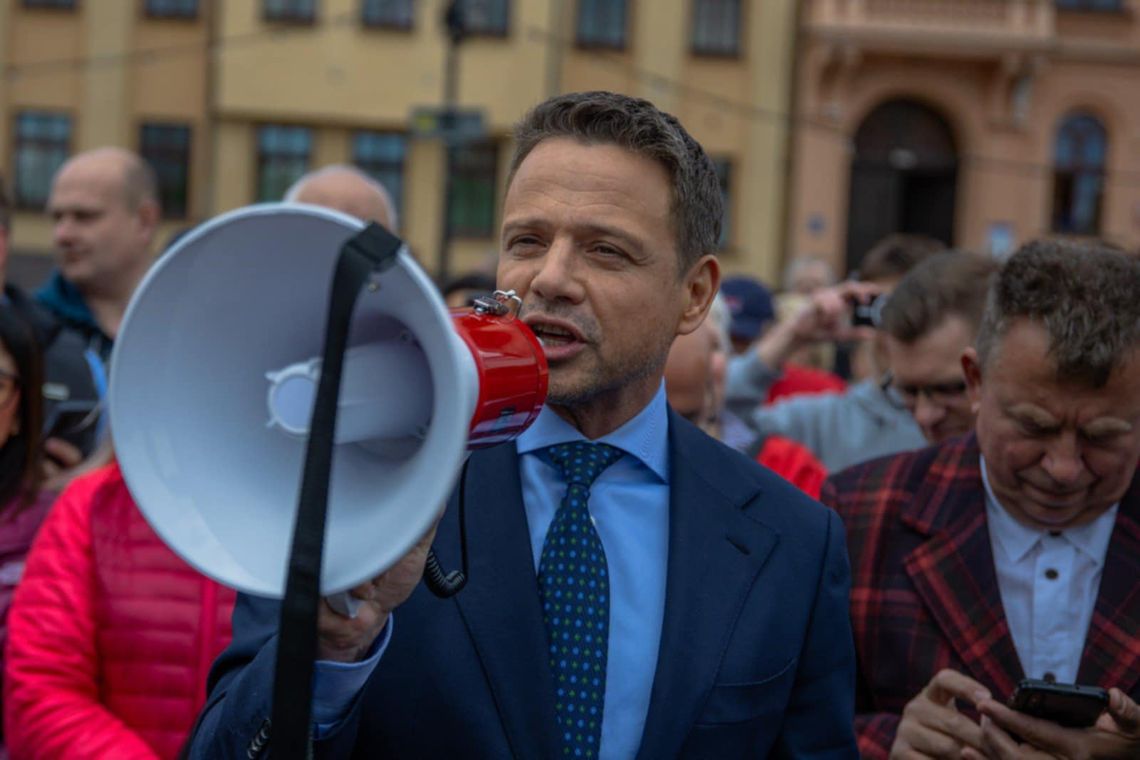 Trzaskowski przed Nawrockim w sondażu. II tura będzie wyjątkowo wyrównana