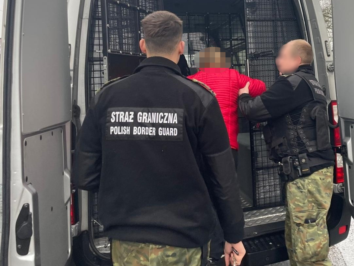Trzech poszukiwanych wpadło na granicy. Straż Graniczna doprowadziła ich do aresztu