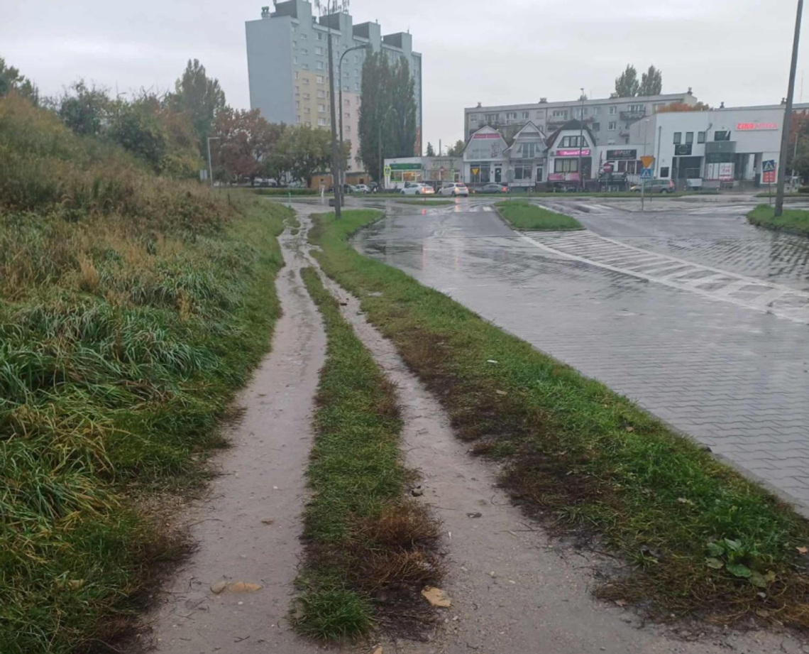 Tu piesi idą po błocie. Jest szansa na zmianę