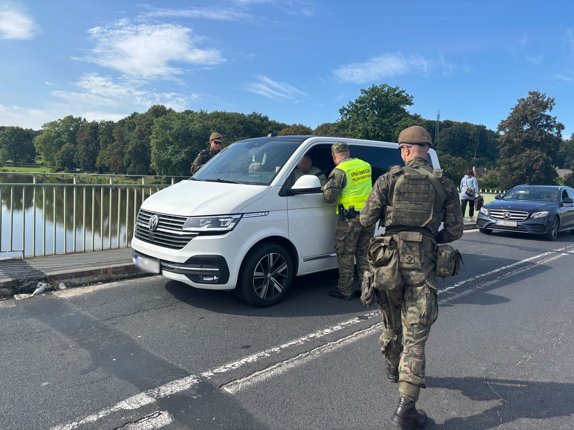 Tymczasowe kontrole na granicy z Niemcami. Setki zatrzymań i odmów wjazdu