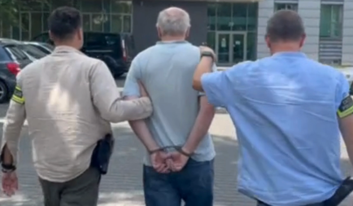 Ujawnienie treści pornograficznych z udziałem małoletnich