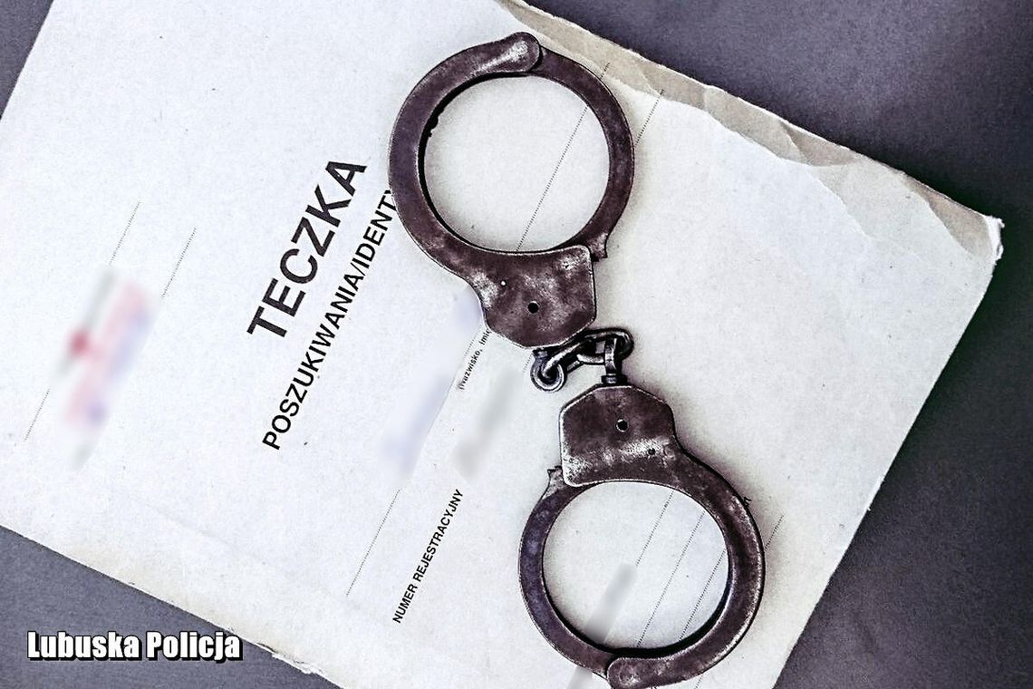 Ukrywał się od miesięcy. Funkcjonariusze w końcu go ujęli