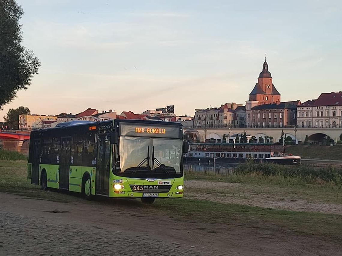 Utrudnienia dla mieszkańców. W niedzielę Stal walczy o złoto!