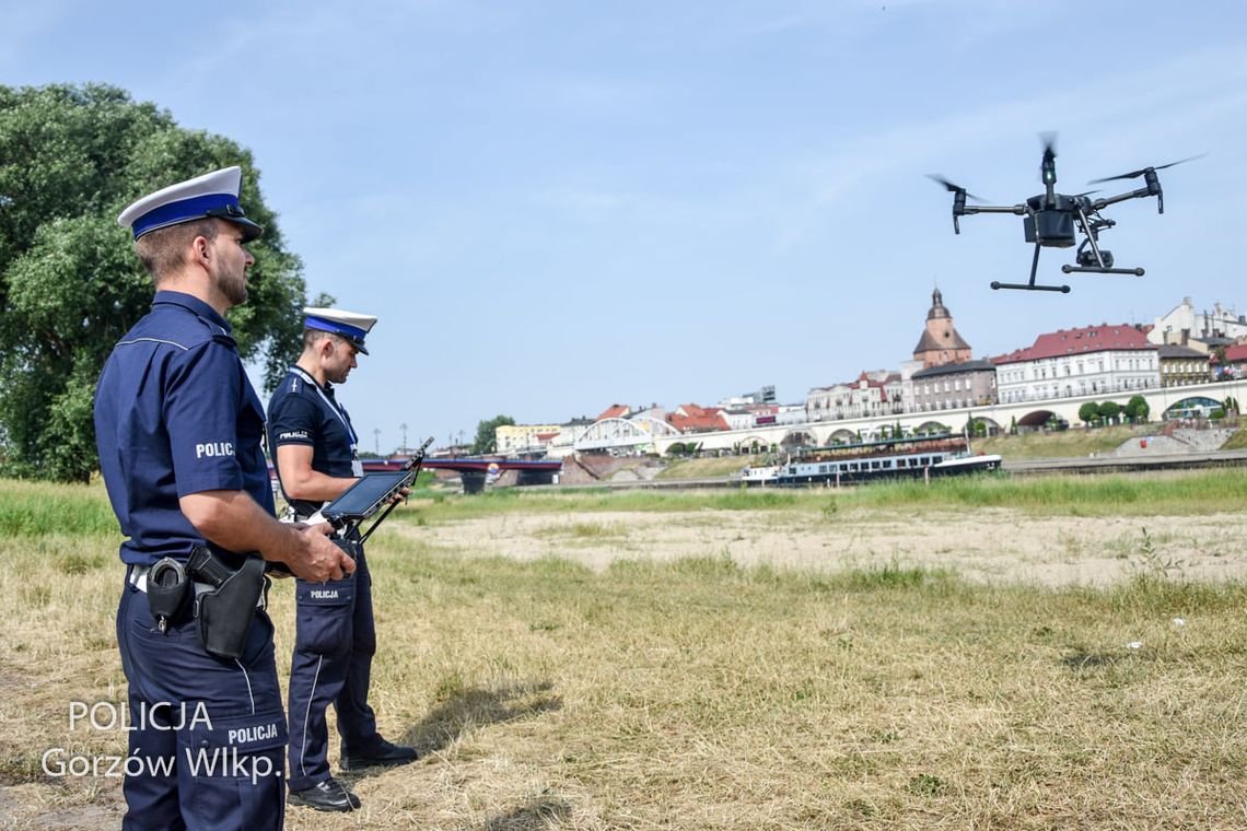 Uwaga! Dziś policja będzie latała dronami i zaczyna polowanie nie tylko na kierowców