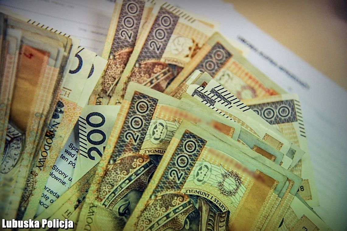 Uważajcie na oszustów! Kobieta wyłudziła 100 tys. złotych