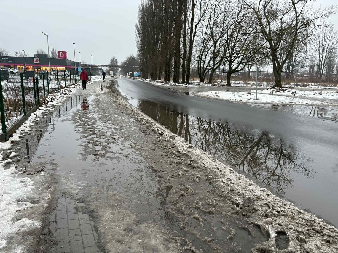 W Gorzowie jest miejsce, gdzie zimą łatwo o wypadek. Problem znany od lat
