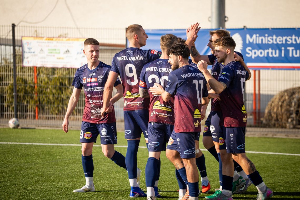 Warta przed derbowym starciem