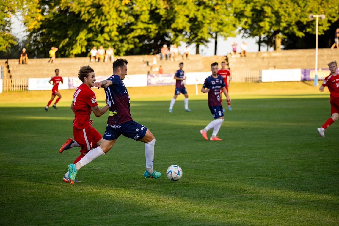 Warta przegrywa małe derby województwa