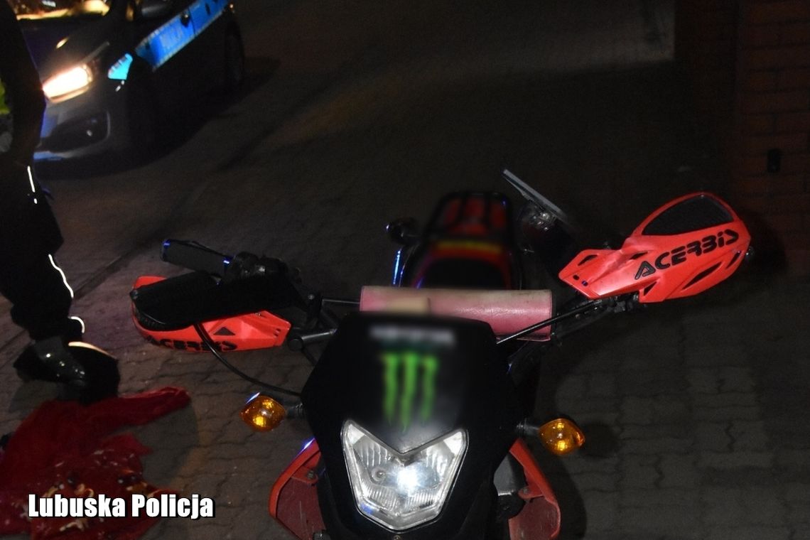 Wieczorne zdarzenie drogowe z udziałem motoroweru i auta. Policja ustala przebieg Wieczorne zdarzenie drogowe z udziałem motoroweru i auta. Policja ustala przebieg