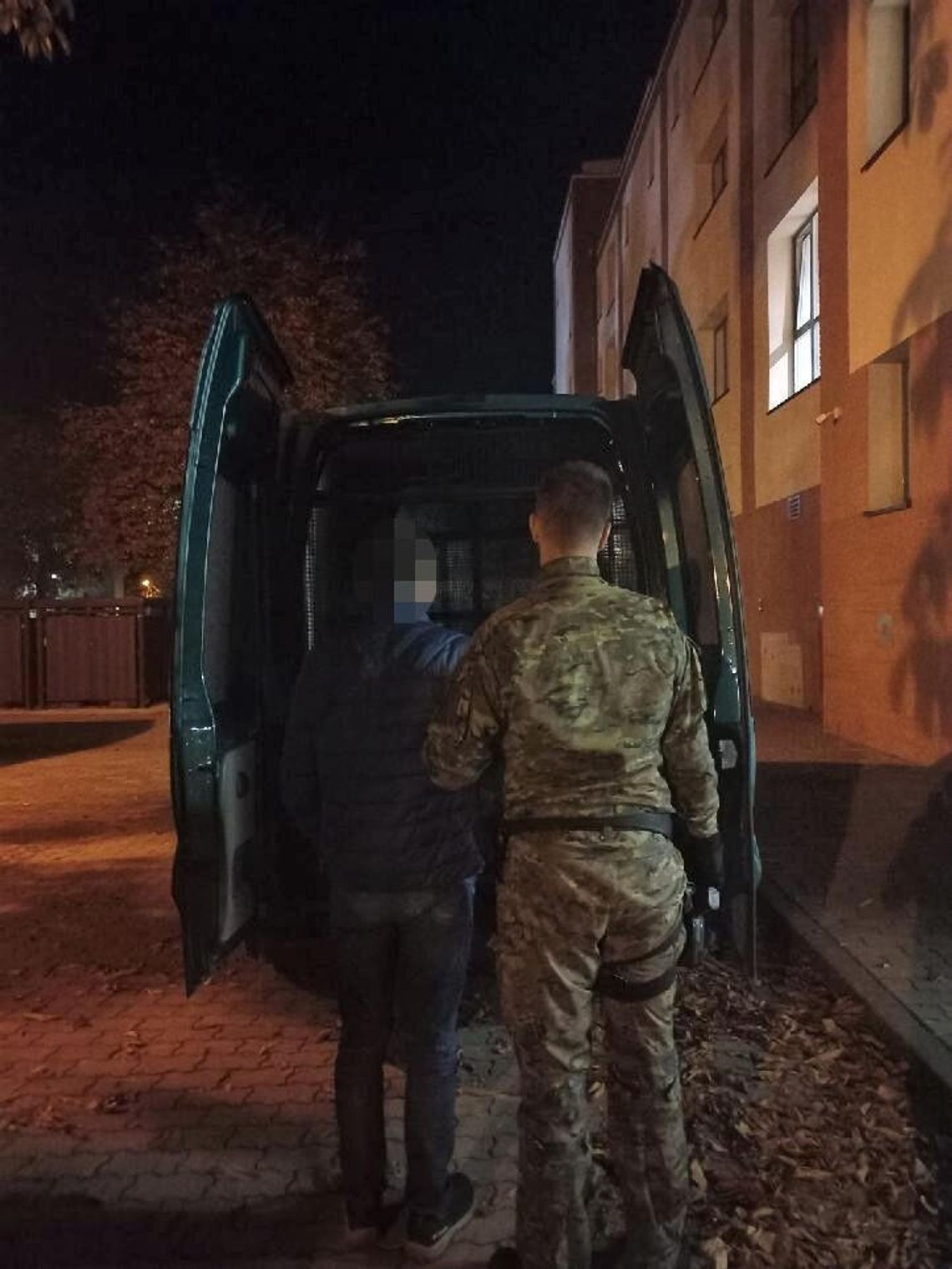 Wjeżdżał do Polski i wpadł podczas kontroli. Był poszukiwany przez Interpol Wjeżdżał do Polski i wpadł podczas kontroli. Był poszukiwany przez Interpol
