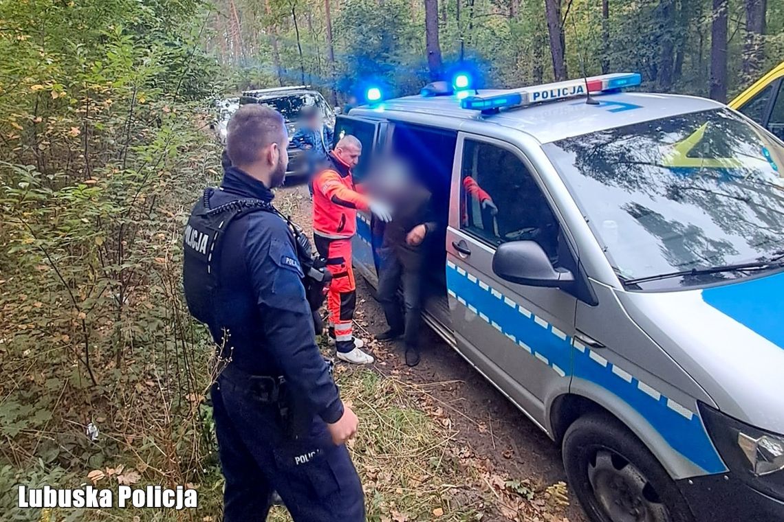 Zaginął podczas grzybobrania. Policja i strażacy odnaleźli 84-latka