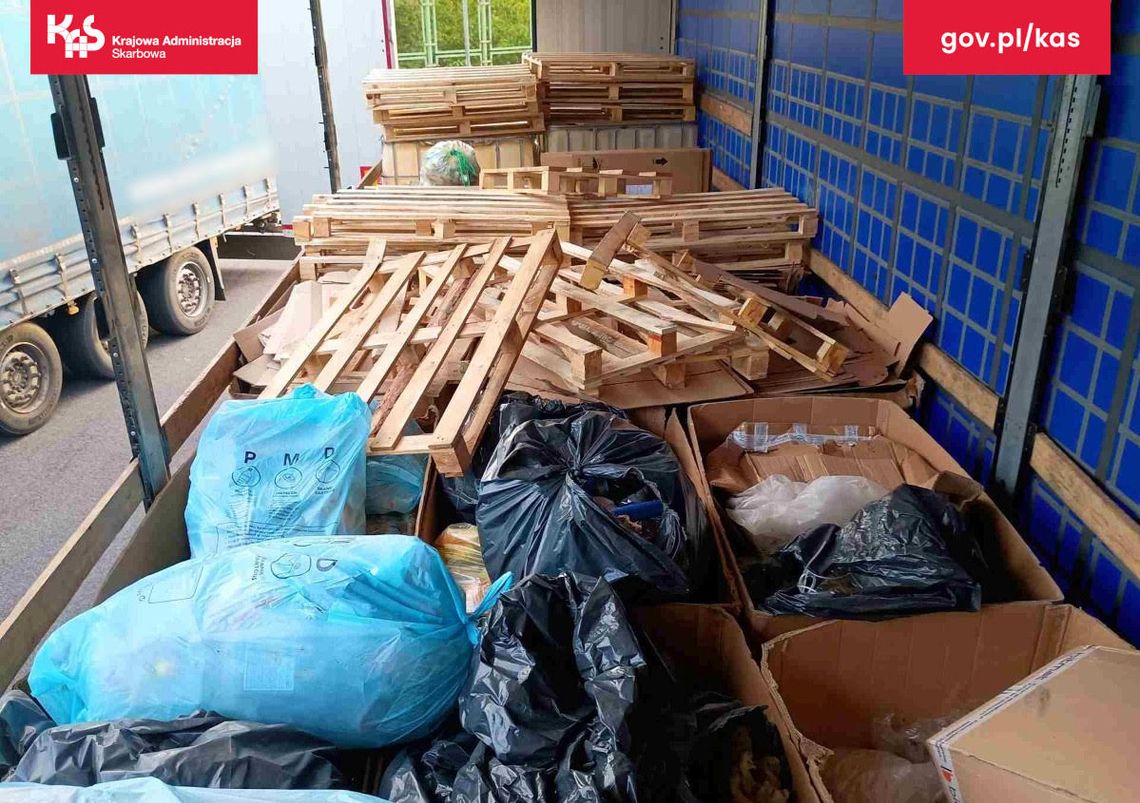 Zatrzymali ciężarówkę do kontroli. Deklarowany ładunek wzbudził podejrzenia