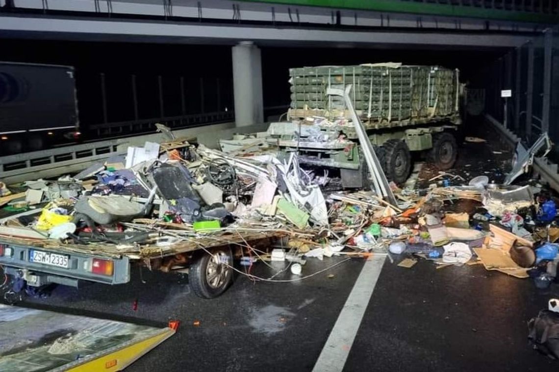 Zdjęcia z miejscja tragedii. Kamper całkowicie zniszczony