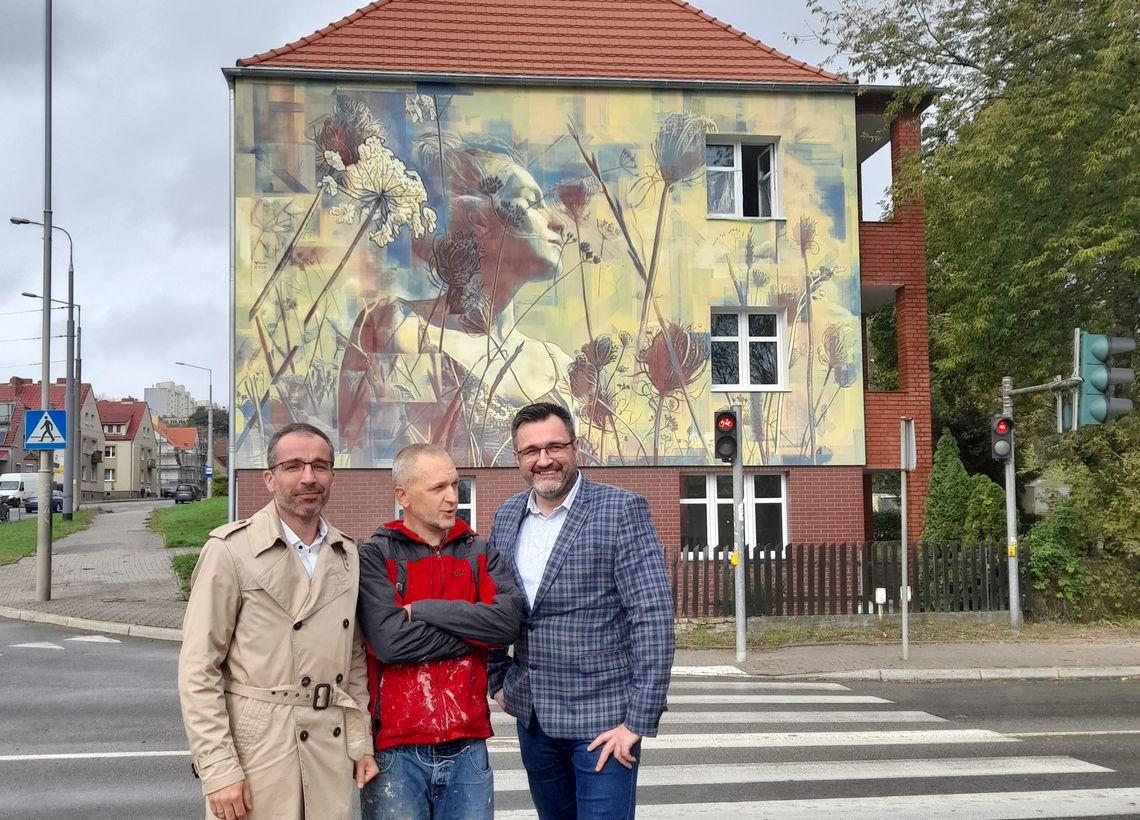 Zieleń, kwiaty, przyroda – kolejny wyjątkowy mural zdobi Gorzów