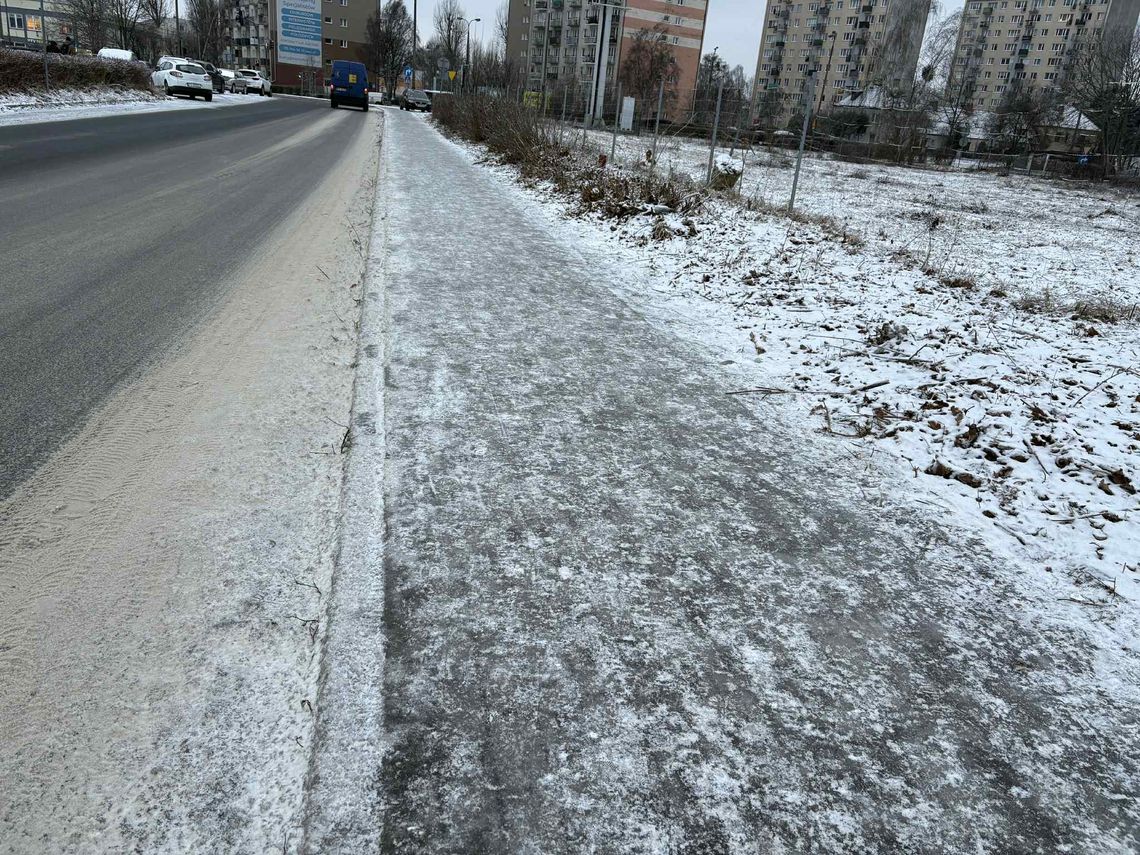 Zimą wciąż niebezpiecznie. Odpowiedzialność przerzucona, a mieszkańcy zostali sami
