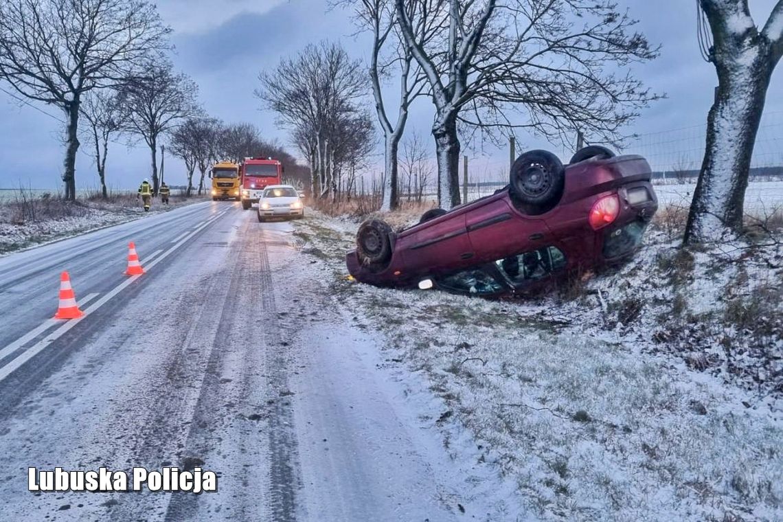 Zimowe warunki na drogach. Kierowco zdejmij nogę z gazu