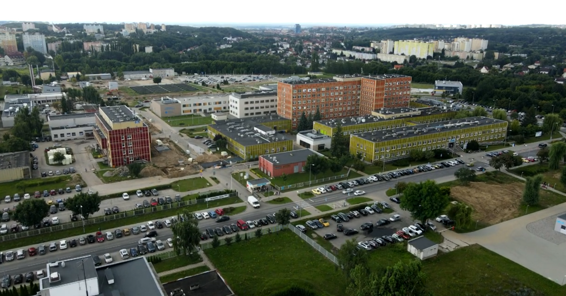 Zmiany w organizacji ruchu w szpitalu przy ul. Dekerta – co się zmienia?