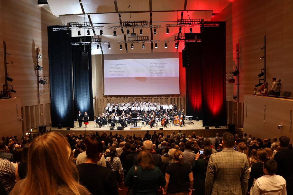 Pokoloruj z nami Polskę - koncert familijny Pokoloruj z nami Polskę - koncert familijny