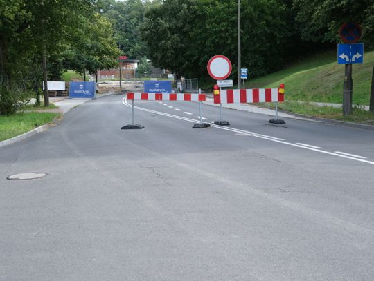 Budowa ronda na skrzyżowaniu ul. Słowiańskiej i Fredry 08.08.2023 r.
